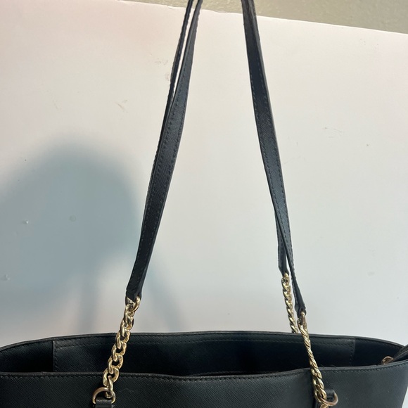 MICHAEL KORS Medium CHAIN LOGO
SHOULDER BAG - Picture 11 of 15